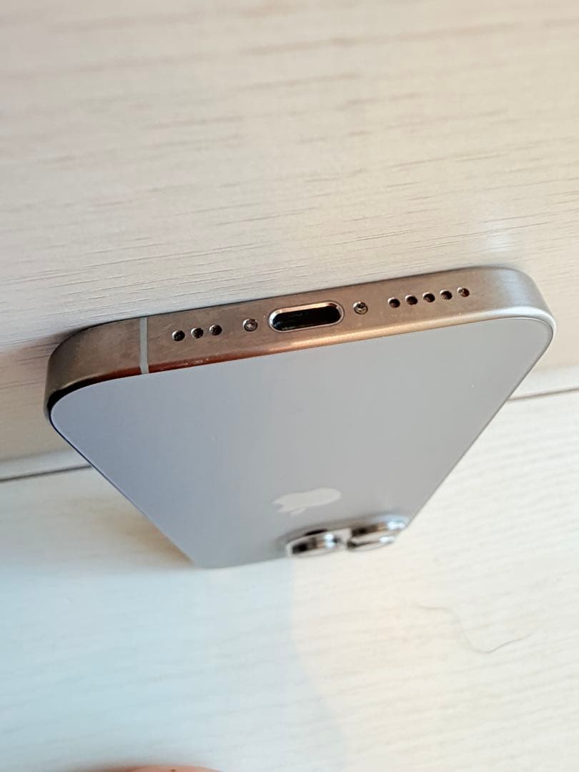 【背面新品】iPhone15 Pro ナチュラルチタニウム 128GB(本体)