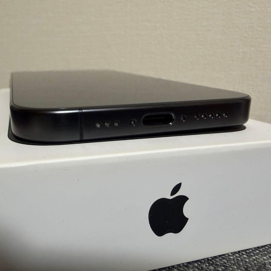 【超美品】iPhone 15 Pro 256GB SIMフリー ケースセット