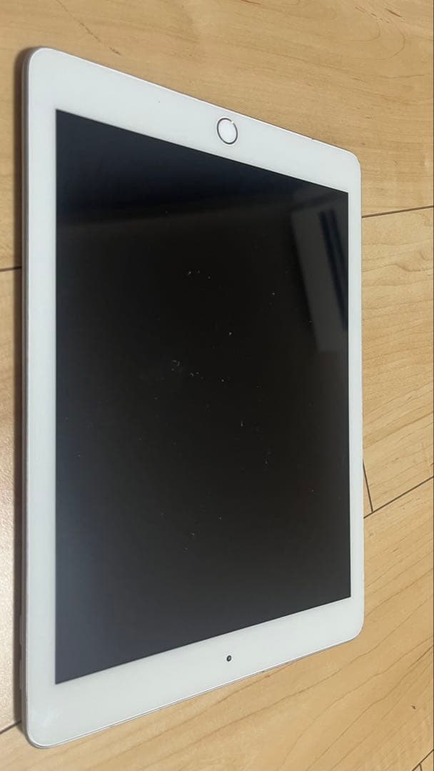 Apple iPad 本体 第6世代 WiFiモデル 32GB シルバー