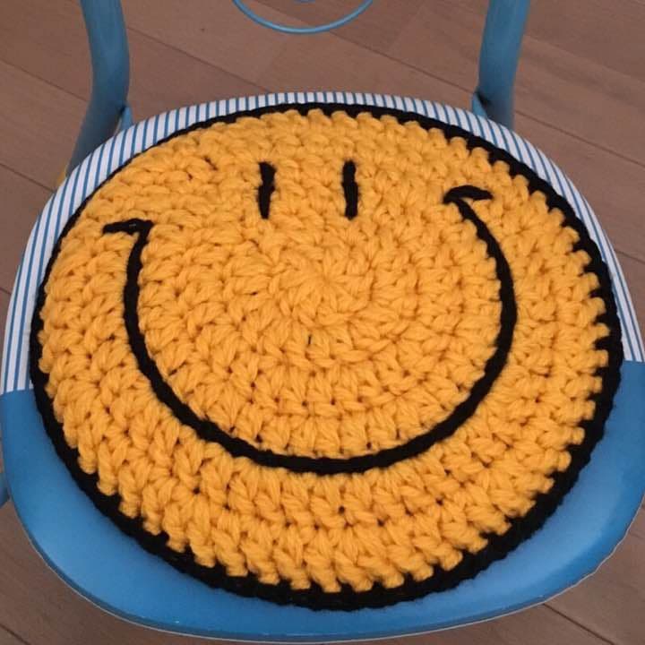 ハンドメイド スマイリー 円座☆