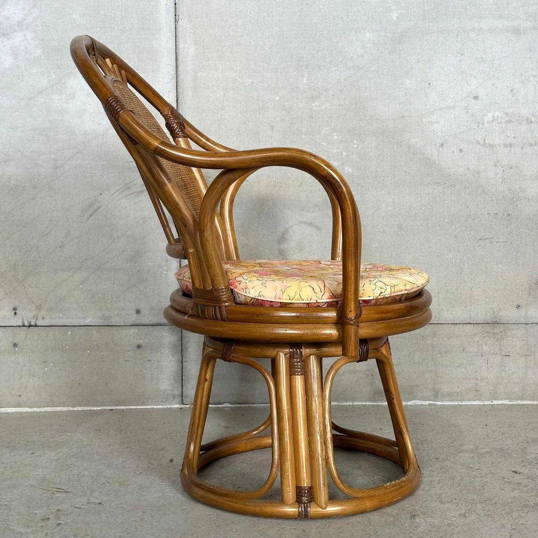 ꧁オールドラタン꧂ 昭和レトロ 回転椅子 アームチェア 花柄クッション