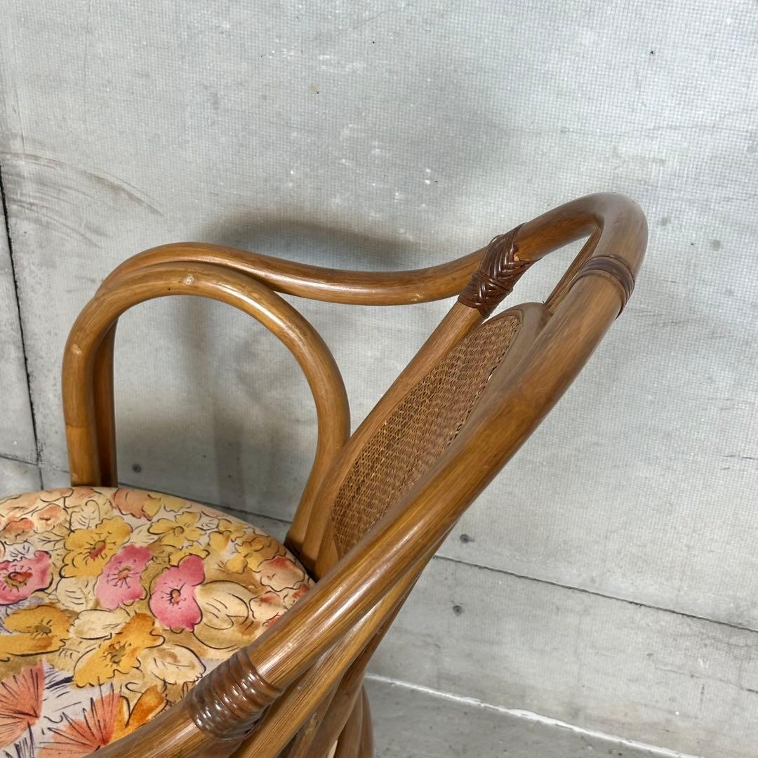 ꧁オールドラタン꧂ 昭和レトロ 回転椅子 アームチェア 花柄クッション