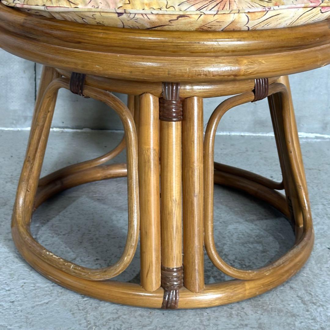 ꧁オールドラタン꧂ 昭和レトロ 回転椅子 アームチェア 花柄クッション