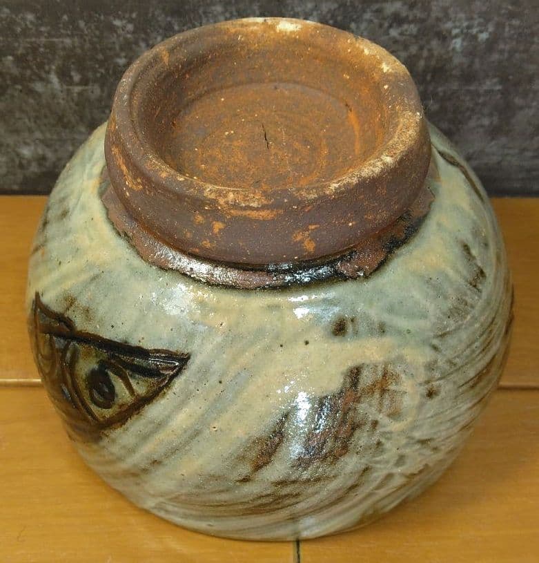 最上作 人間国宝 金城次郎 茶碗(魚紋刷毛目茶碗) 栞 共布 共箱 無傷 壷屋焼