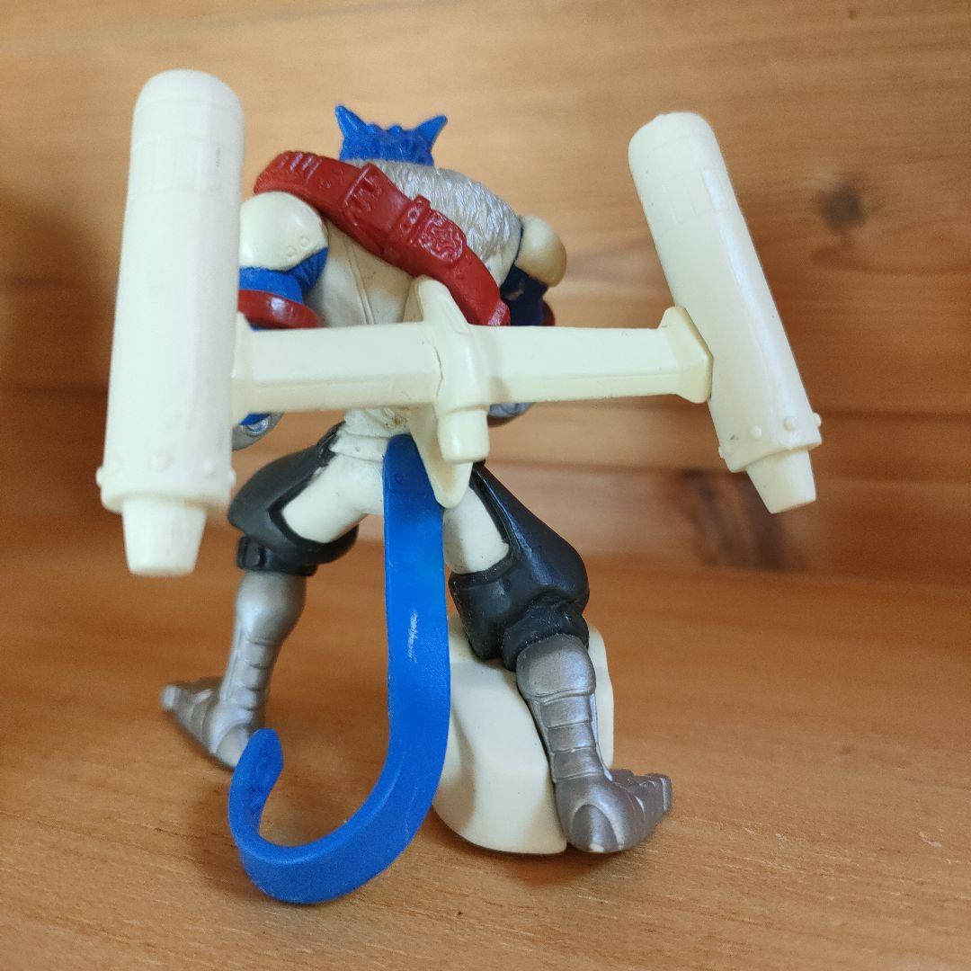 デジモンセイバーズ　デジモン図鑑　フィギュア　4体セット