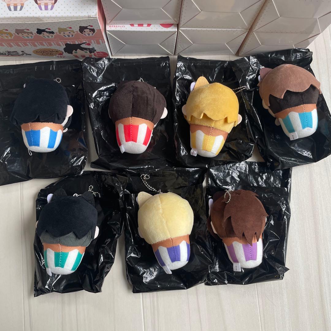 【未使用】進撃の巨人 たぴぬいカップケーキ 全7種 リヴァイ エレン ハンジ 他