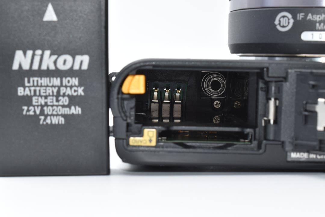 【美品】Nikon 1 J2 ブラック 10-30mmレンズキット
