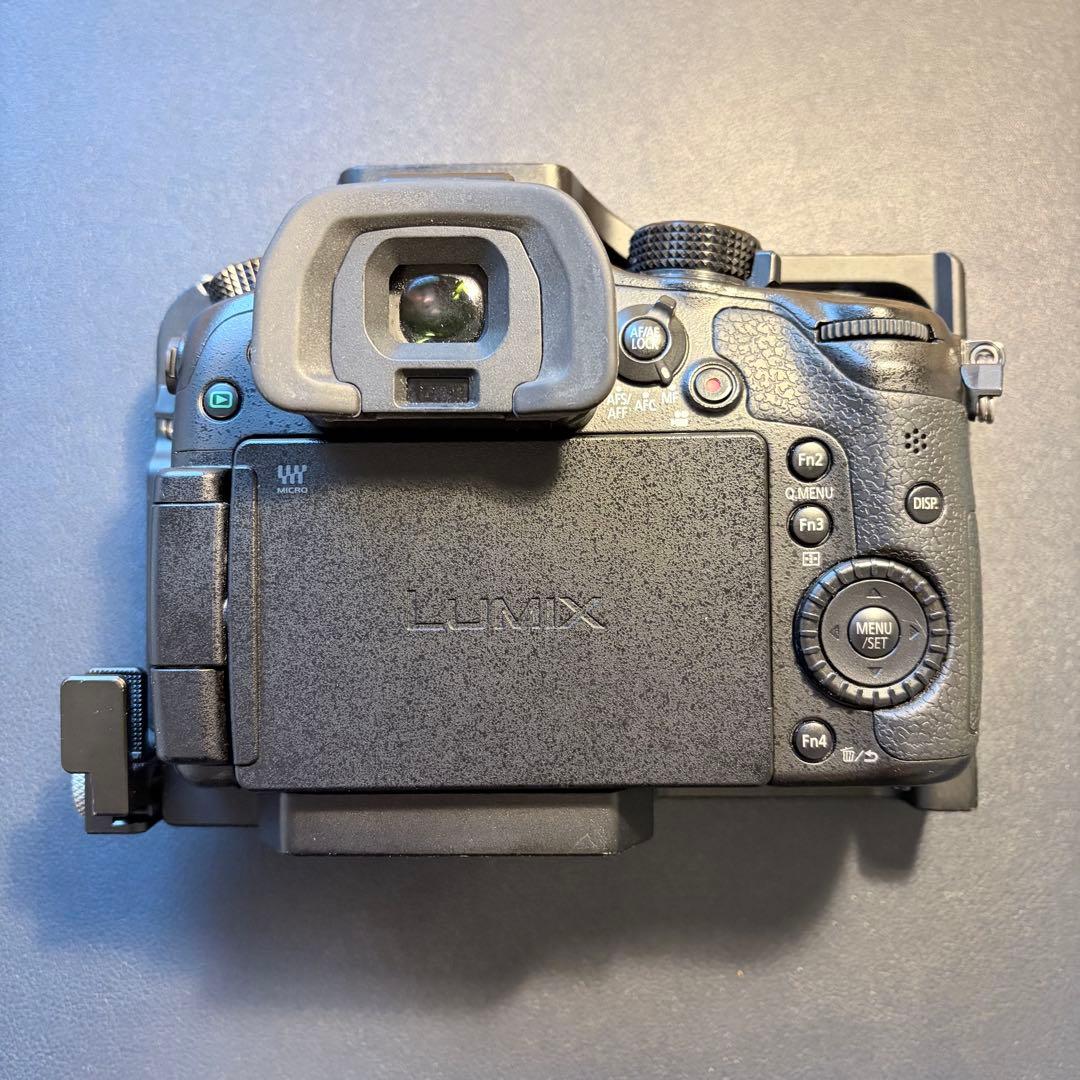 Panasonic LUMIX GH4本体 SmallRigケージ付 おまけ多数