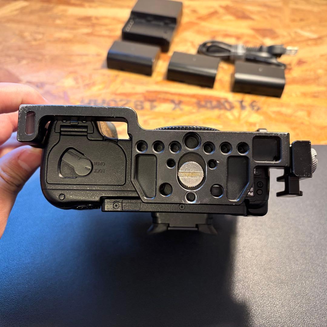 Panasonic LUMIX GH4本体 SmallRigケージ付 おまけ多数