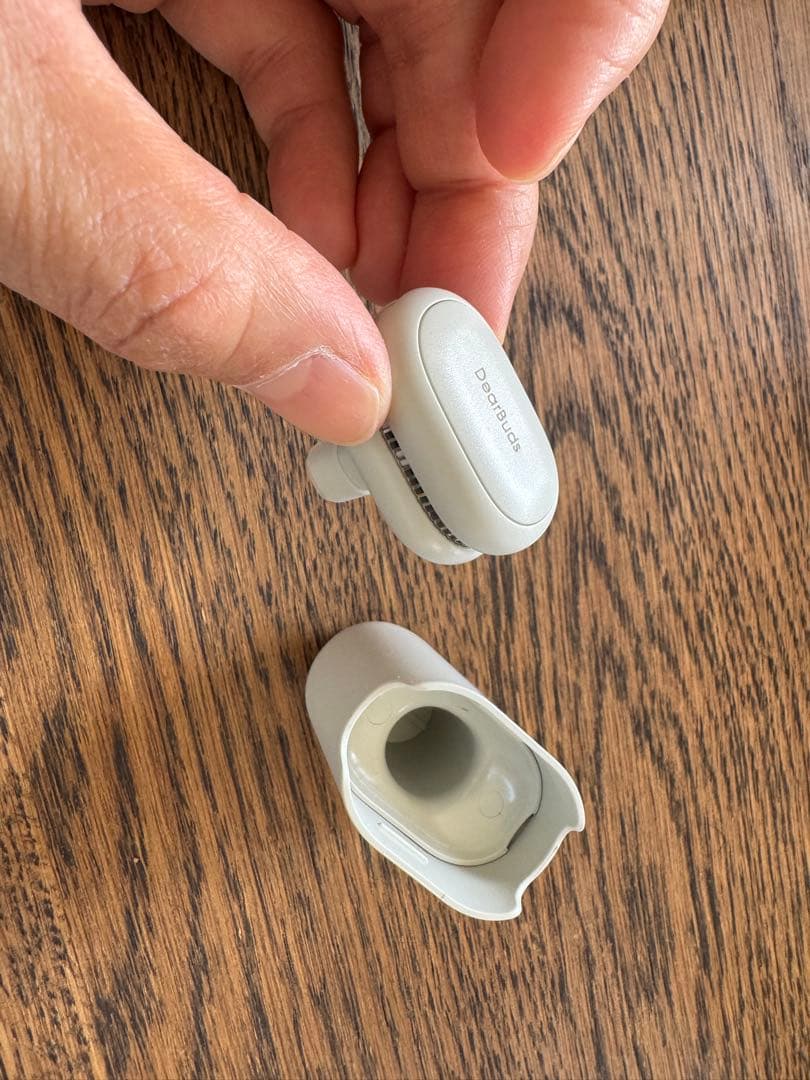 耳の除湿機。水泳、イヤホンなど耳の中のジメジメ、乾燥悩みの方へ。DearBuds