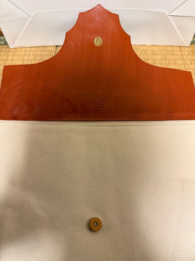 万博　サウジアラビア　イベント　ブラウンレザー ビジネスバッグ　ラクダの革