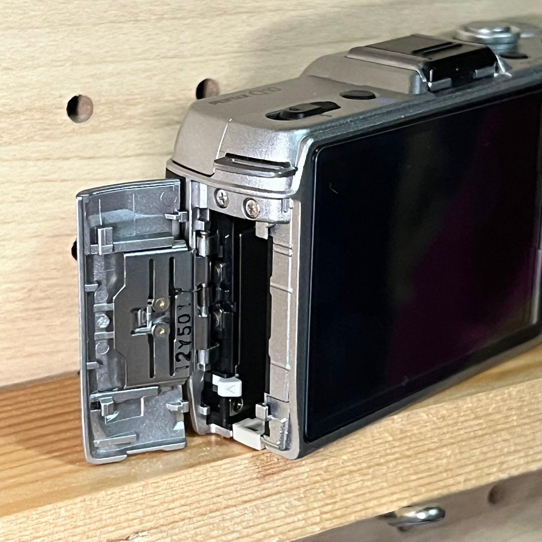 期間限定お値下げ中！！ PENTAX Q10 ミラーレス一眼 ボディ シルバー