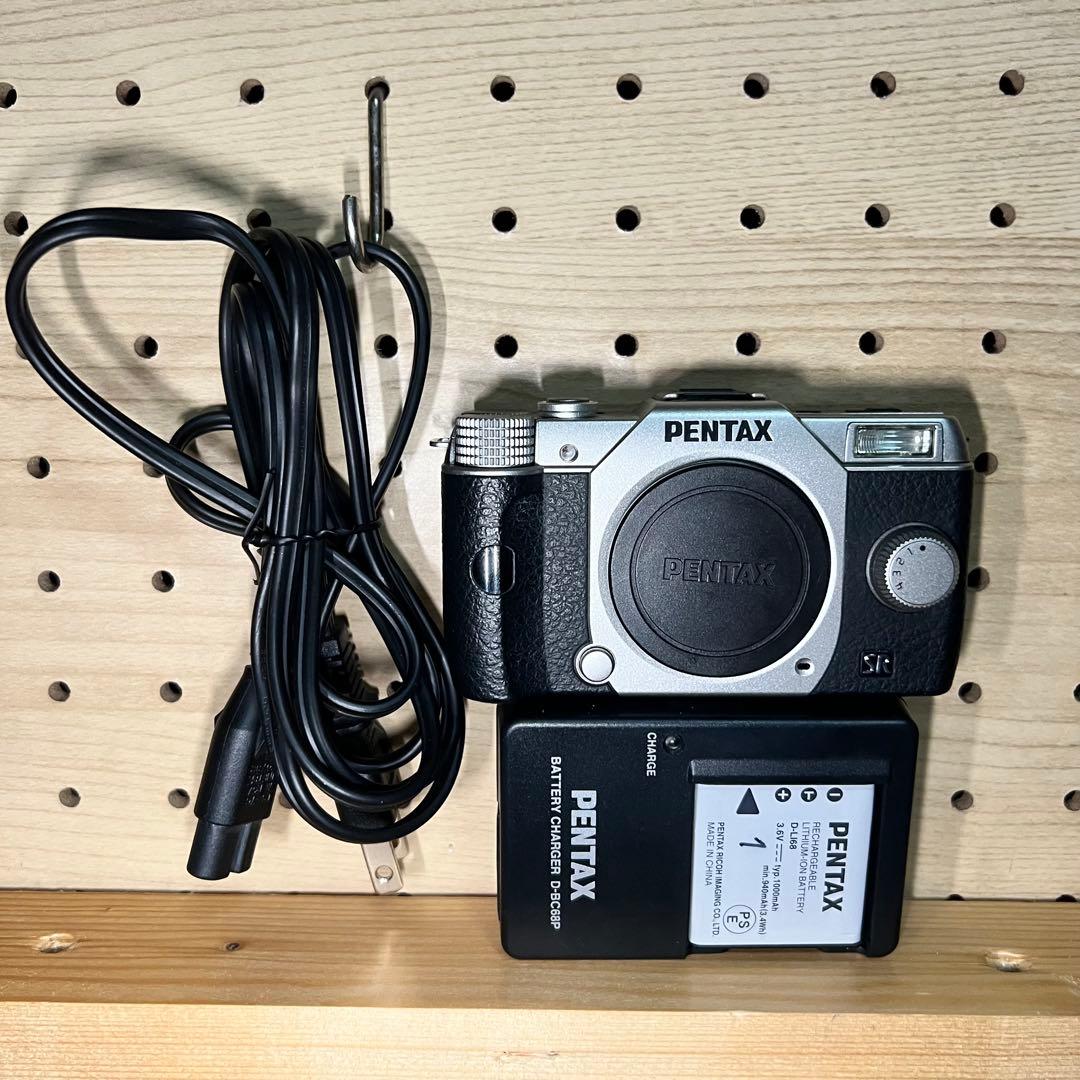 期間限定お値下げ中！！ PENTAX Q10 ミラーレス一眼 ボディ シルバー