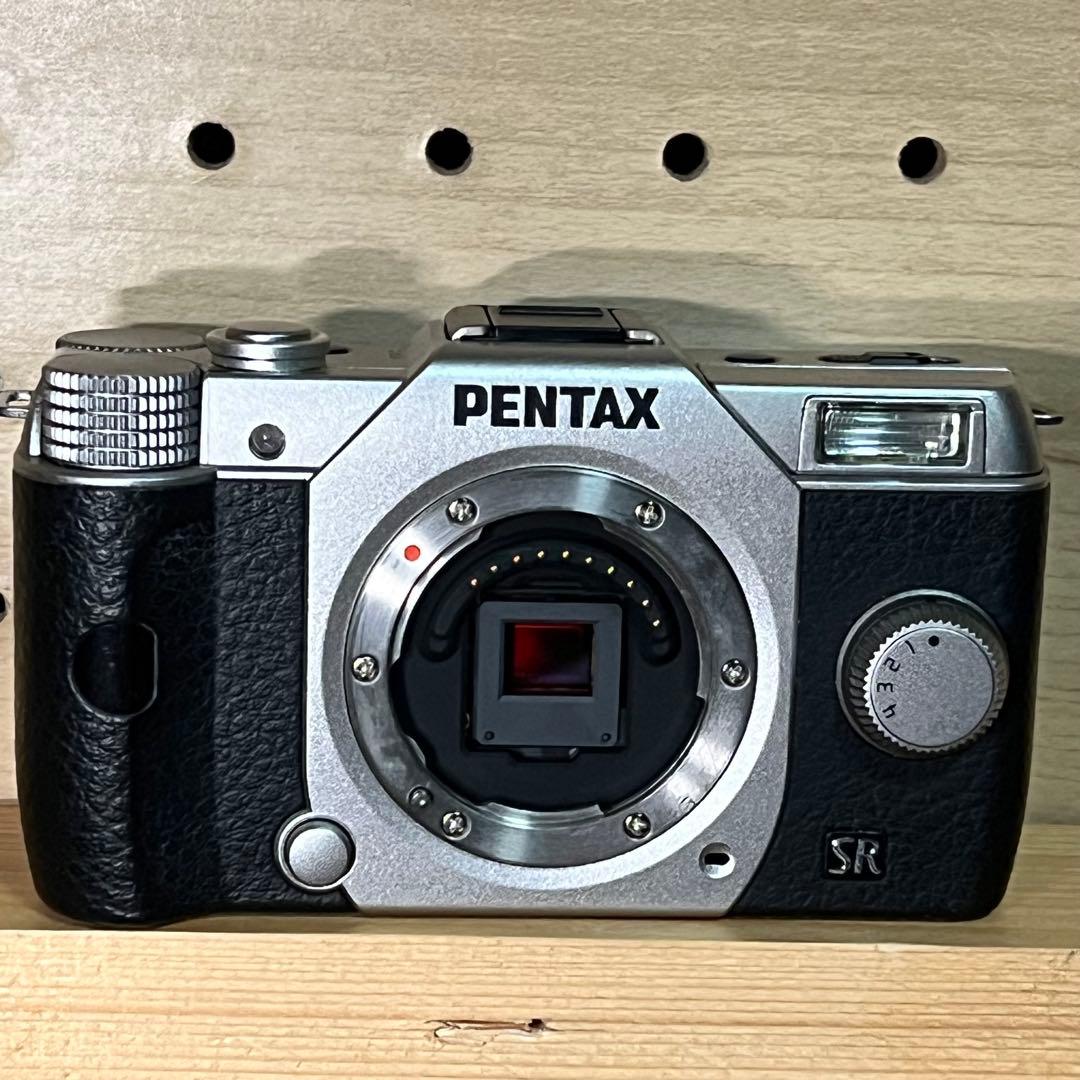 期間限定お値下げ中！！ PENTAX Q10 ミラーレス一眼 ボディ シルバー