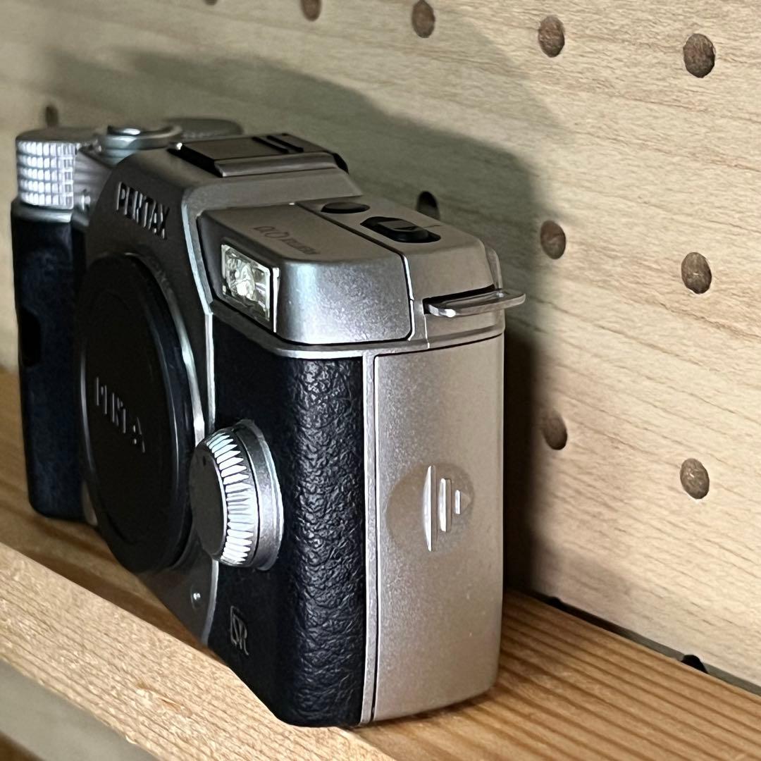 期間限定お値下げ中！！ PENTAX Q10 ミラーレス一眼 ボディ シルバー