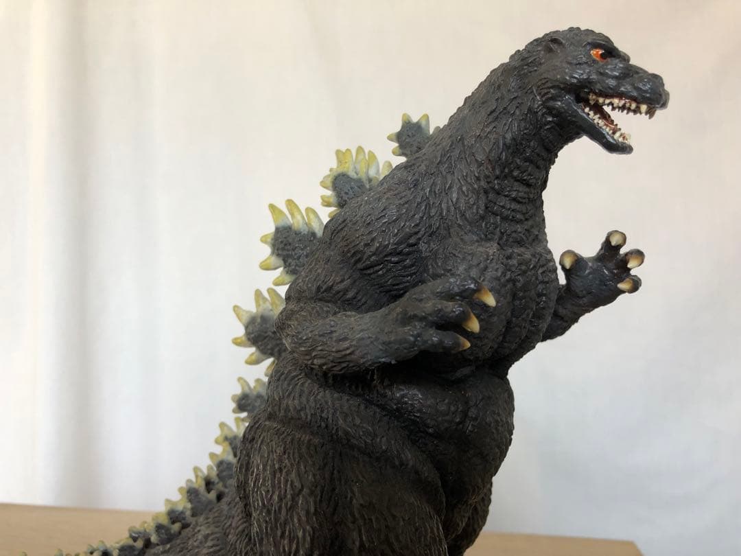 ウナムー ゴジラフィギュア キンゴジ　原型師、酒井ゆうじ