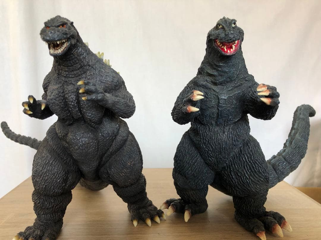 ウナムー ゴジラフィギュア キンゴジ　原型師、酒井ゆうじ