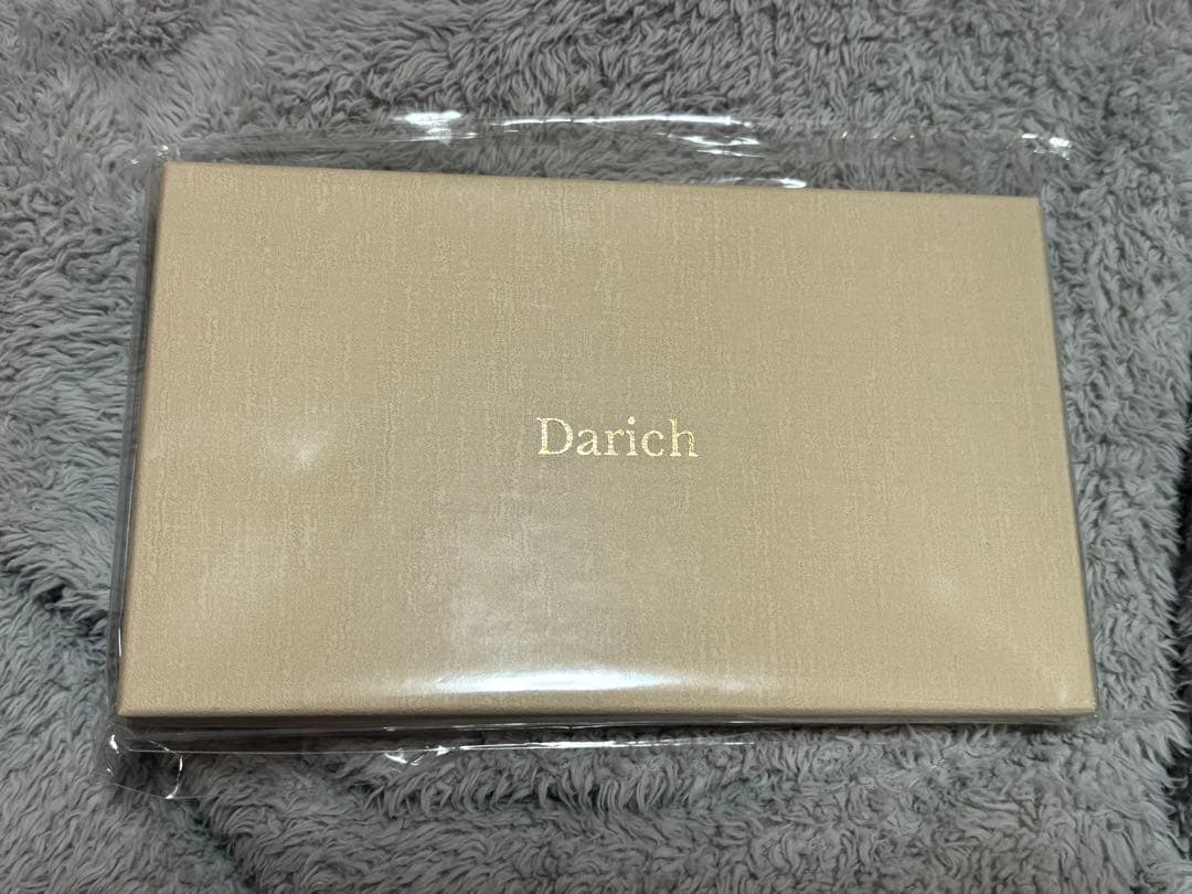 ダーリッチ darich ストーンロゴキルティングiPhoneケース15