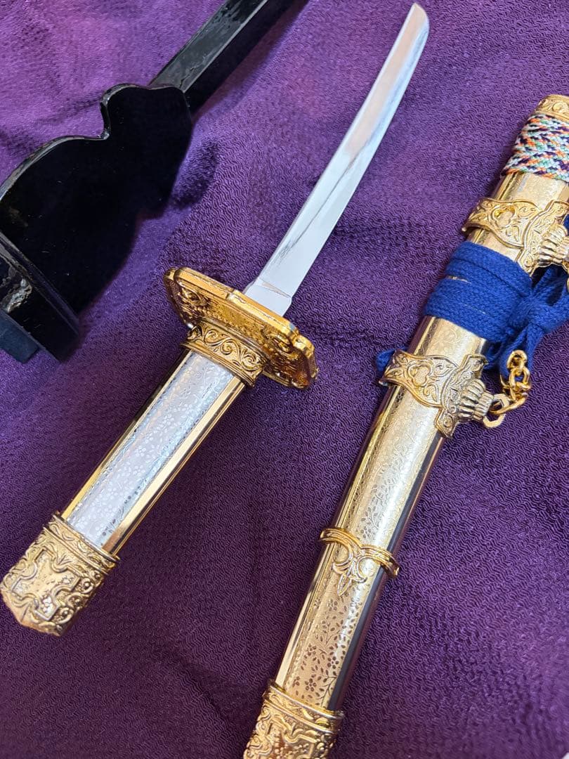 京甲冑 竹麻呂作 兜飾り 五月人形 本水晶・正絹・白檀塗 ガラスケース入り