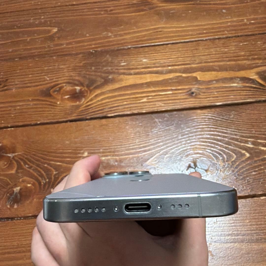 Apple iPhone 15 pro 256gb ナチュラルチタニウム