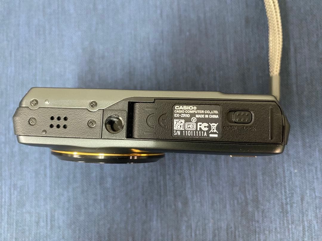 CASIO EXILIM コンパクトデジタルカメラ EX-ZR10