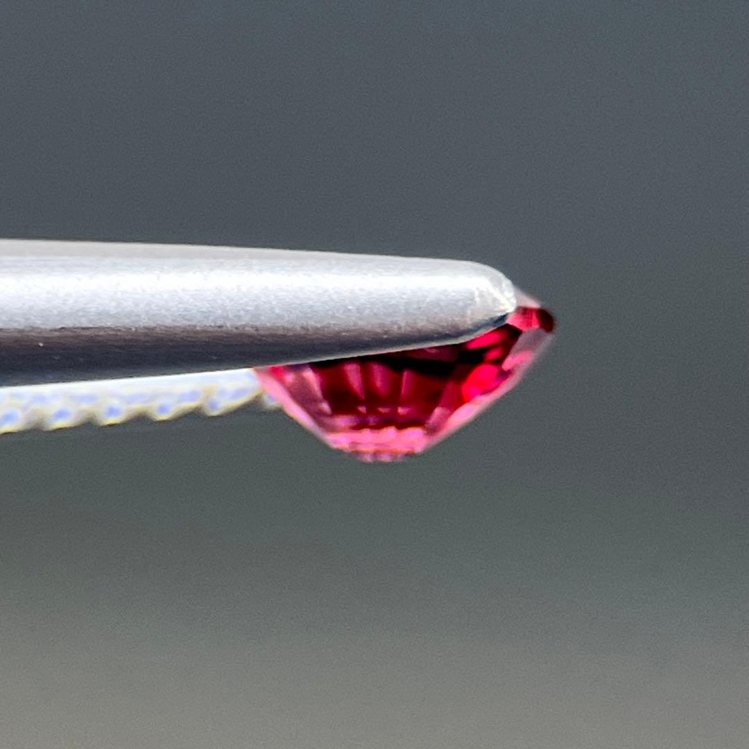 スリランカ産非加熱天然ロードライトガーネットルース