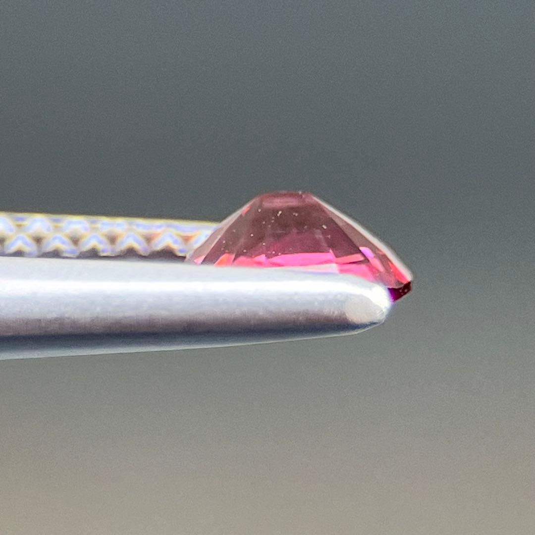 スリランカ産非加熱天然ロードライトガーネットルース