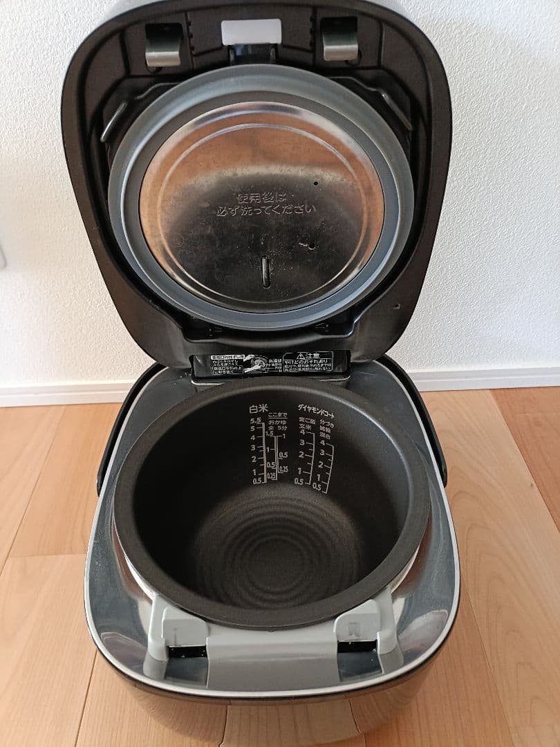 TOSHIBA IH炊飯器 RC-10VSV【ジャンク品】