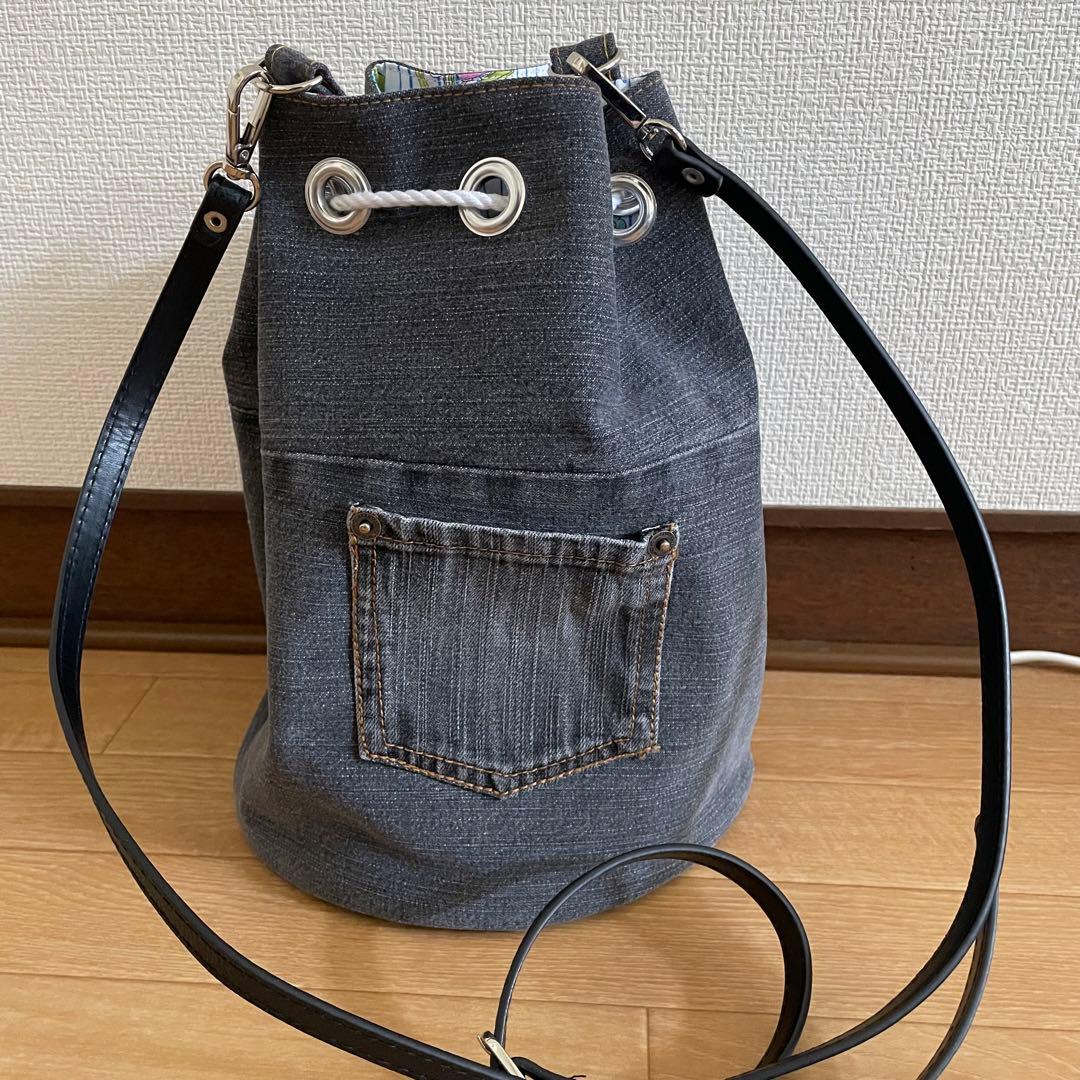 ロラライハリス　丸底巾着バッグ　ショルダーバッグ　ハンドメイド　デニムリメイク