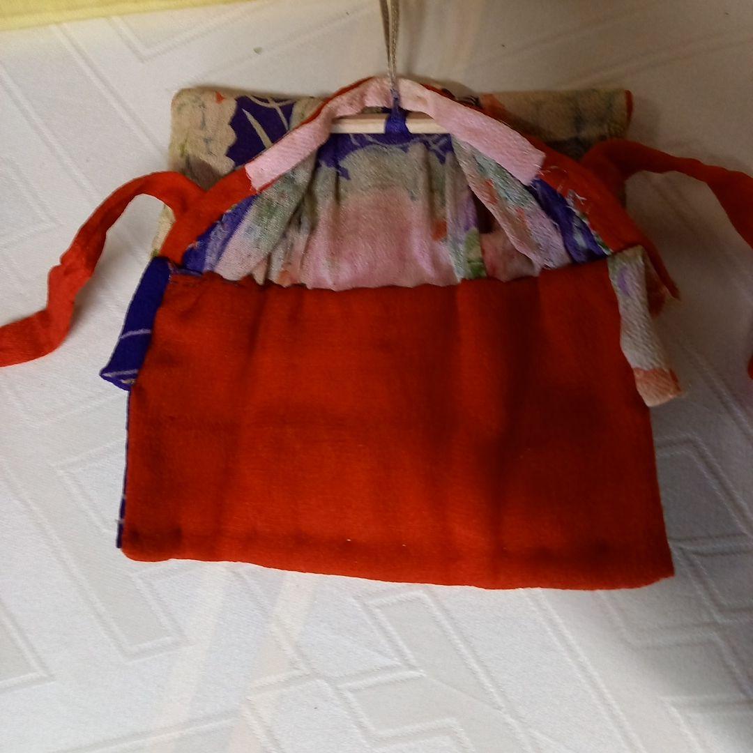 御所人形\"童”と菱形衝立に掛けたミニ縮緬一つ身晴着