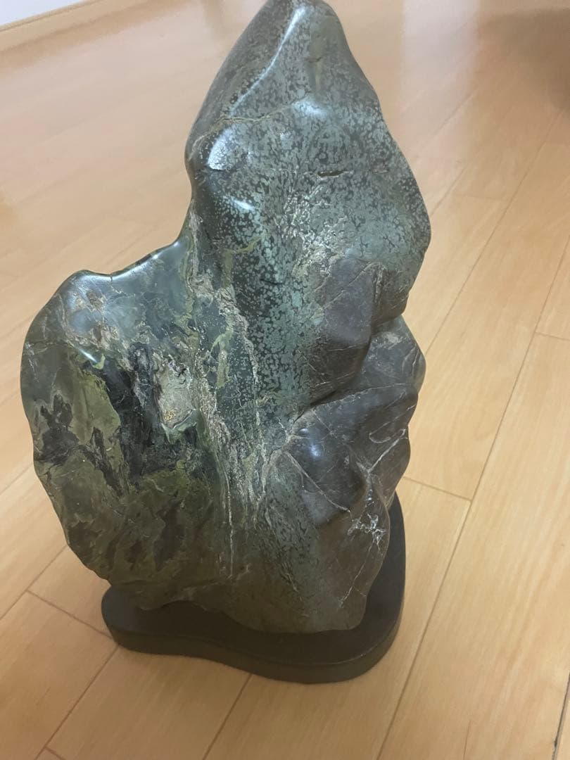 蛇紋岩　山水景石タイプ