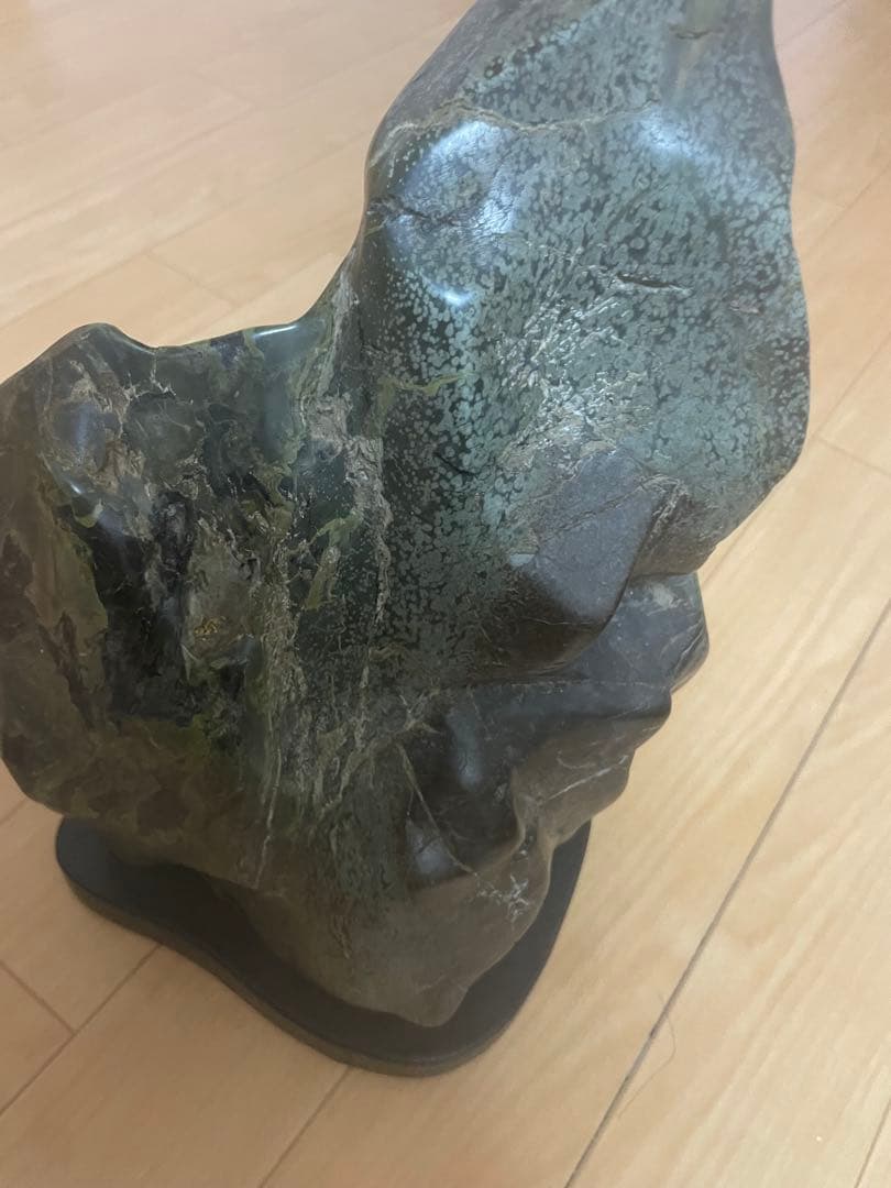 蛇紋岩　山水景石タイプ