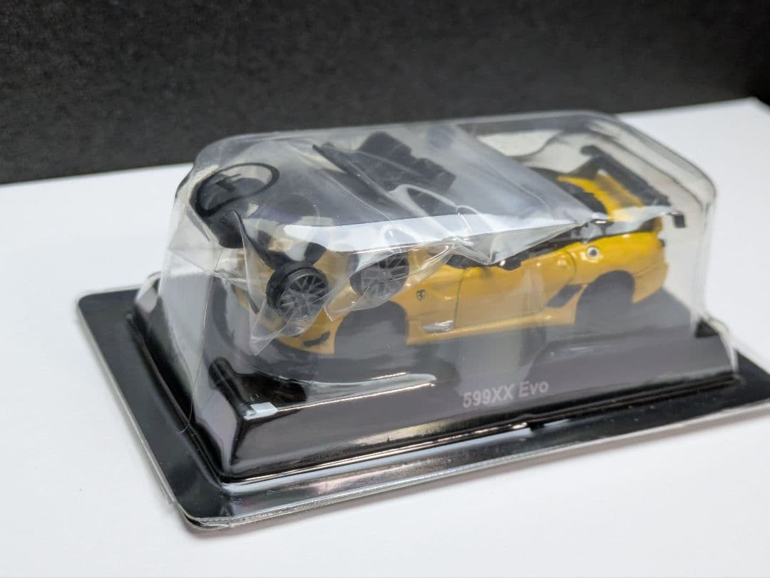 京商 1/64 フェラーリ 599XX Evo ミニカー イエロー