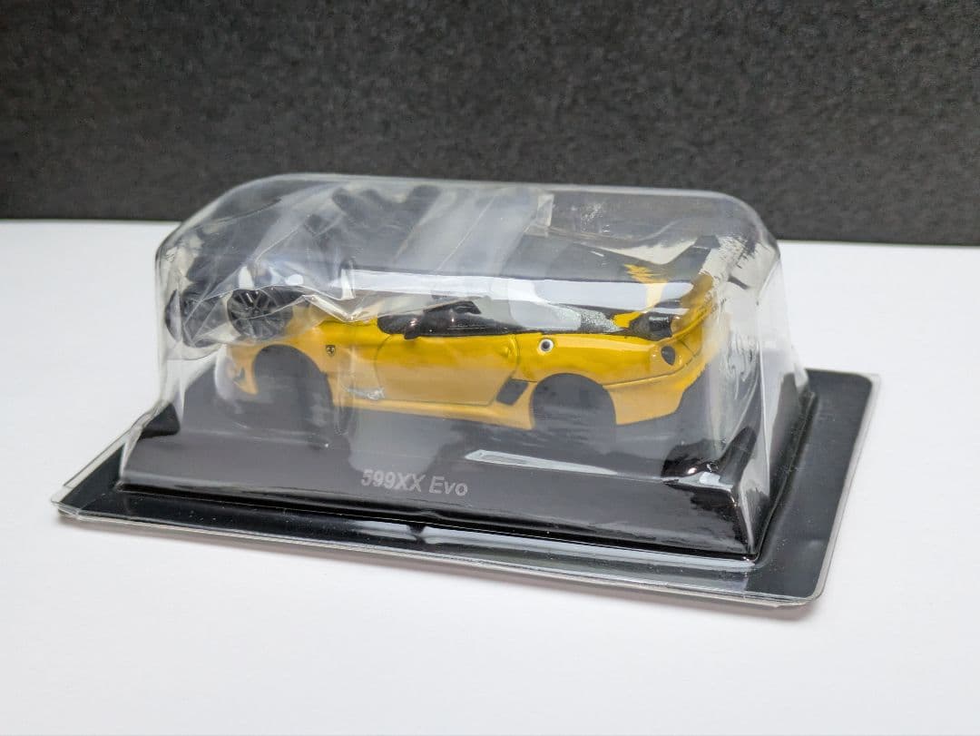 京商 1/64 フェラーリ 599XX Evo ミニカー イエロー