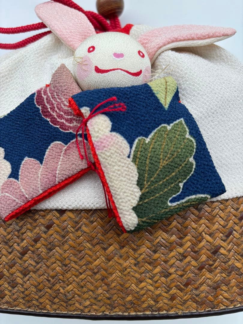 ウサギの飾り付き巾着袋