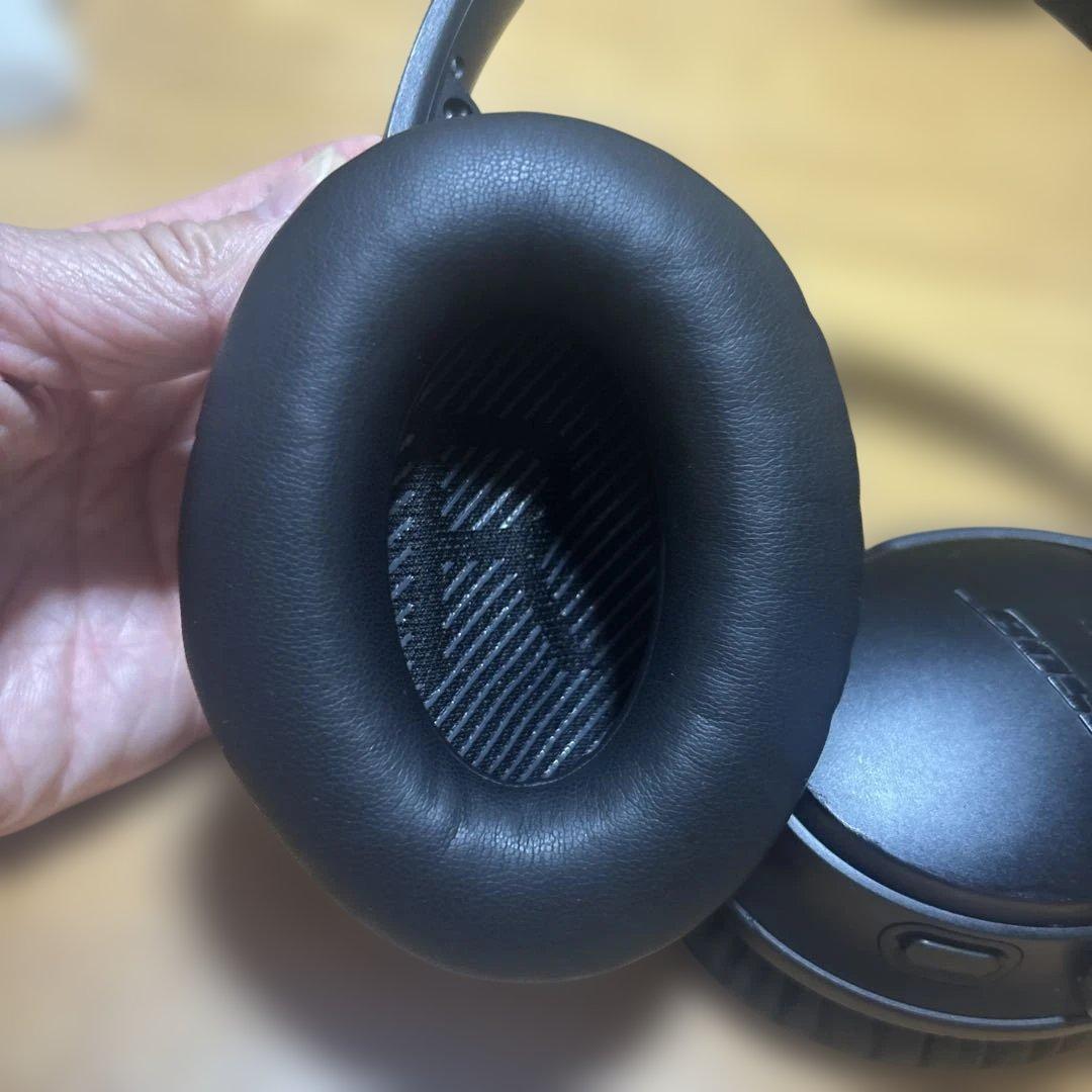 BOSE ワイヤレスヘッドホン　 Quiet Comfort35