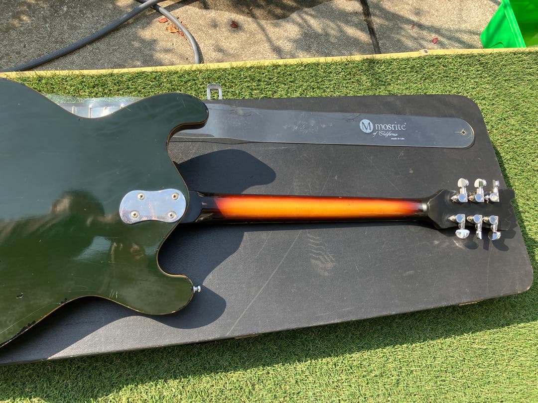 モズライトコンボタイプ完動品ビンテージ・ハードケース付きます。