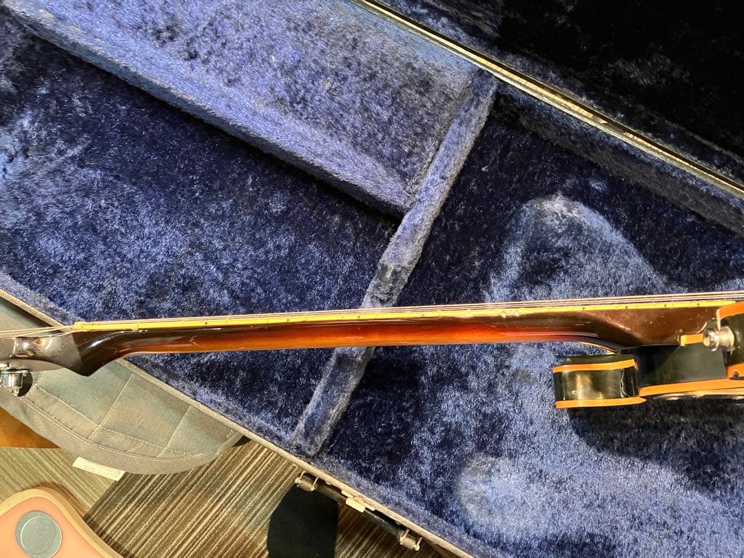 モズライトコンボタイプ完動品ビンテージ・ハードケース付きます。