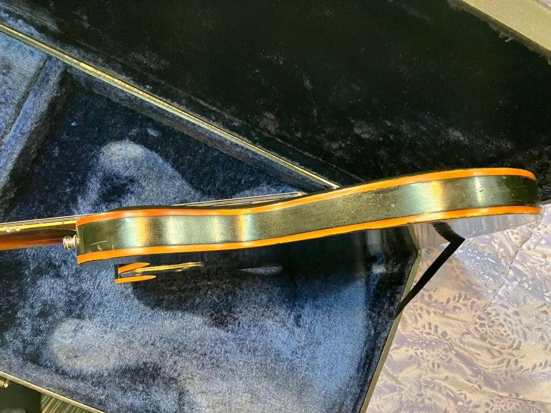 モズライトコンボタイプ完動品ビンテージ・ハードケース付きます。