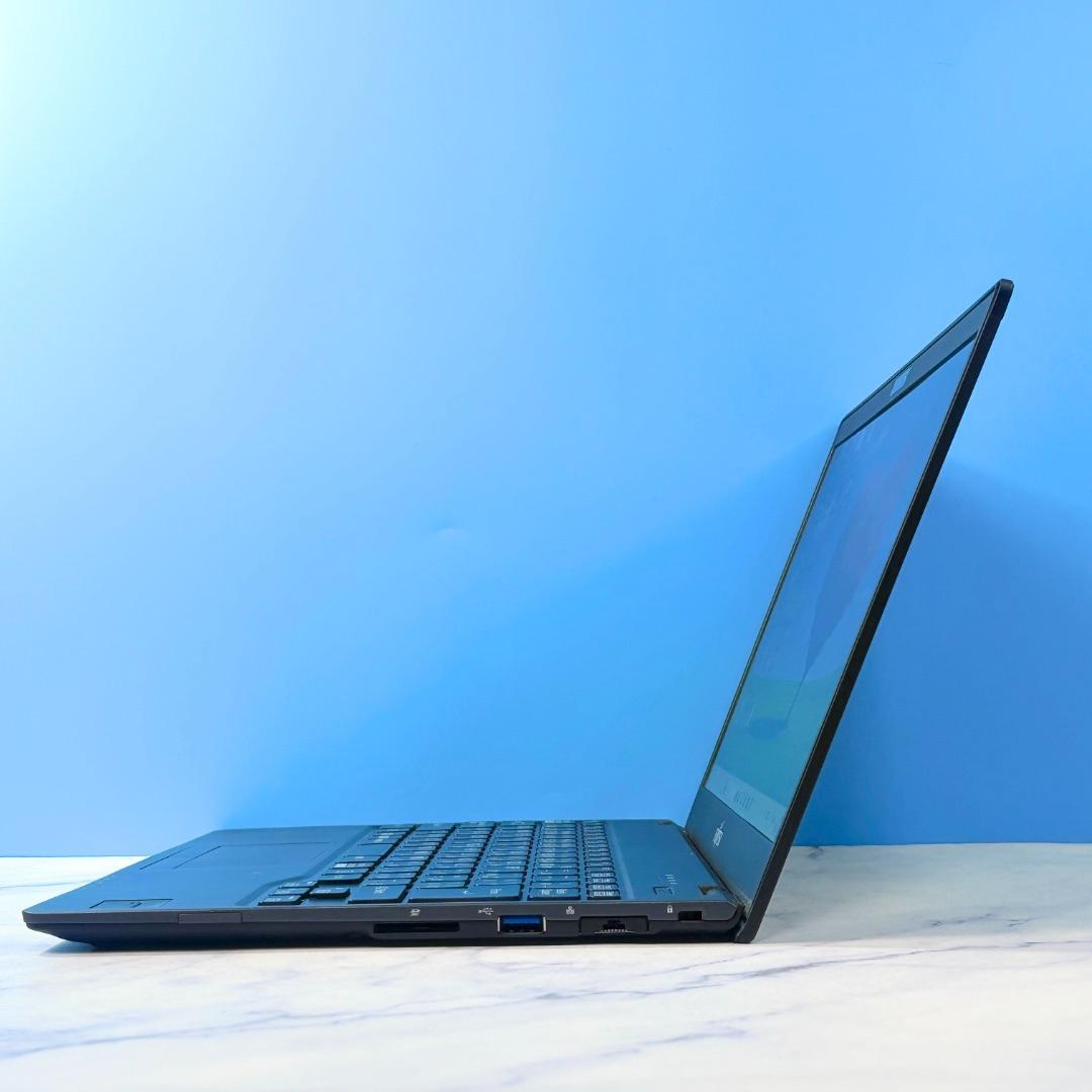 超薄型軽量★メモリ8GB・SSDで快速・指紋認証・Win11☆ノートパソコン
