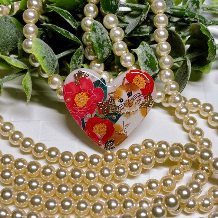 ひなた♡様お取置きです。レジンヘアゴム 大きめハート 椿と猫ちゃんNo.751