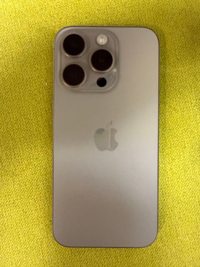 美品:Apple iPhone 15 Pro 128GB