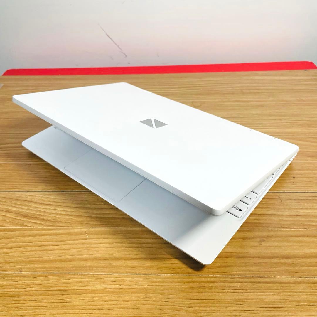 すぐ使える設定済2020モデル900グラムSSD 256ギガwin11オフィス