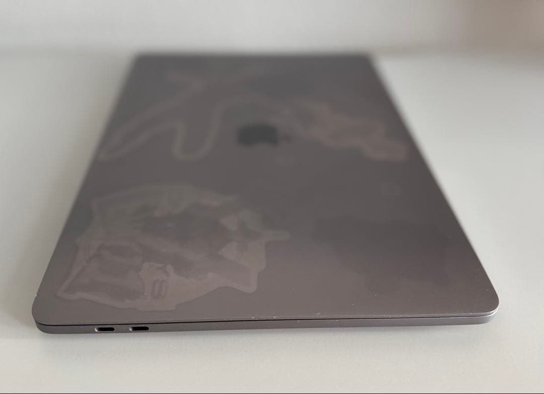 Macbook Pro 2020 13インチ office付ける core i7