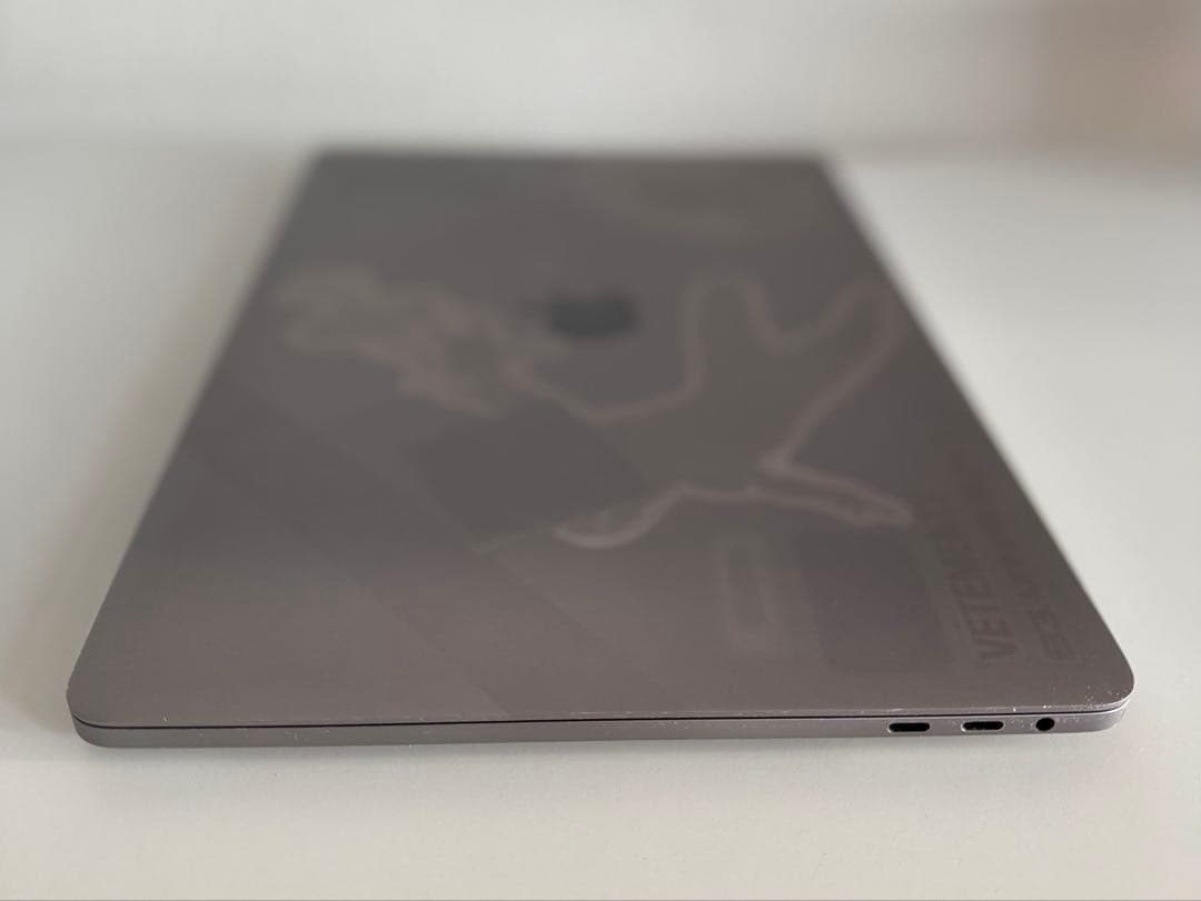 Macbook Pro 2020 13インチ office付ける core i7