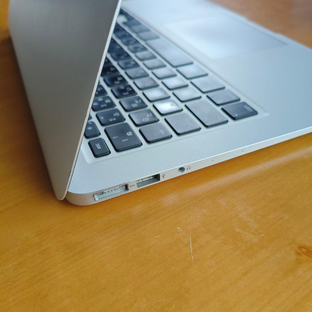 【完動品】MacBook Air (13inch, Early 2015)