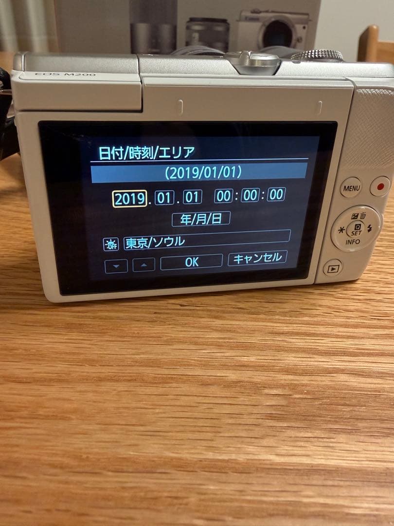 Canon EOS M200 ミラーレスカメラセット