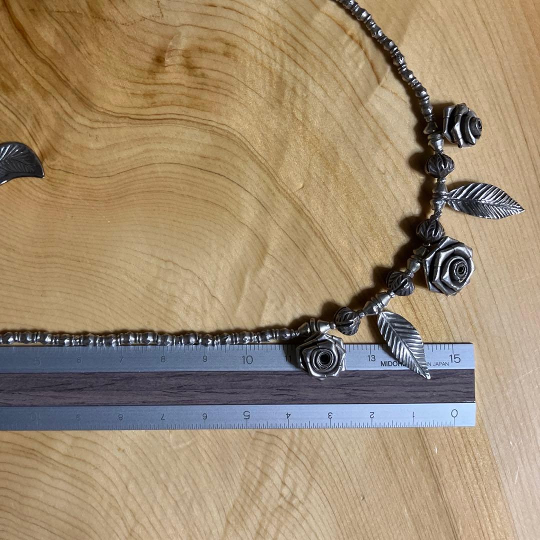 カレンシルバー オールドチャーム＆ビーズのチョーカーネックレス