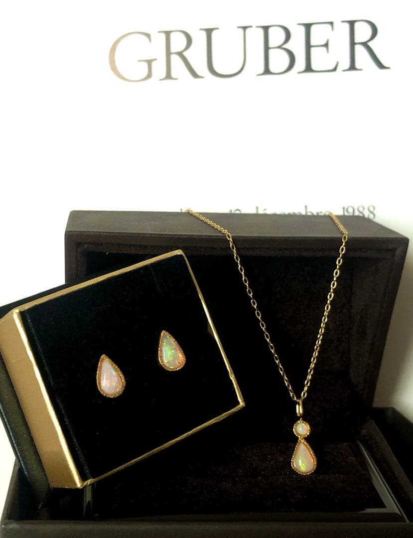 オパール　ドロップネックレストップ