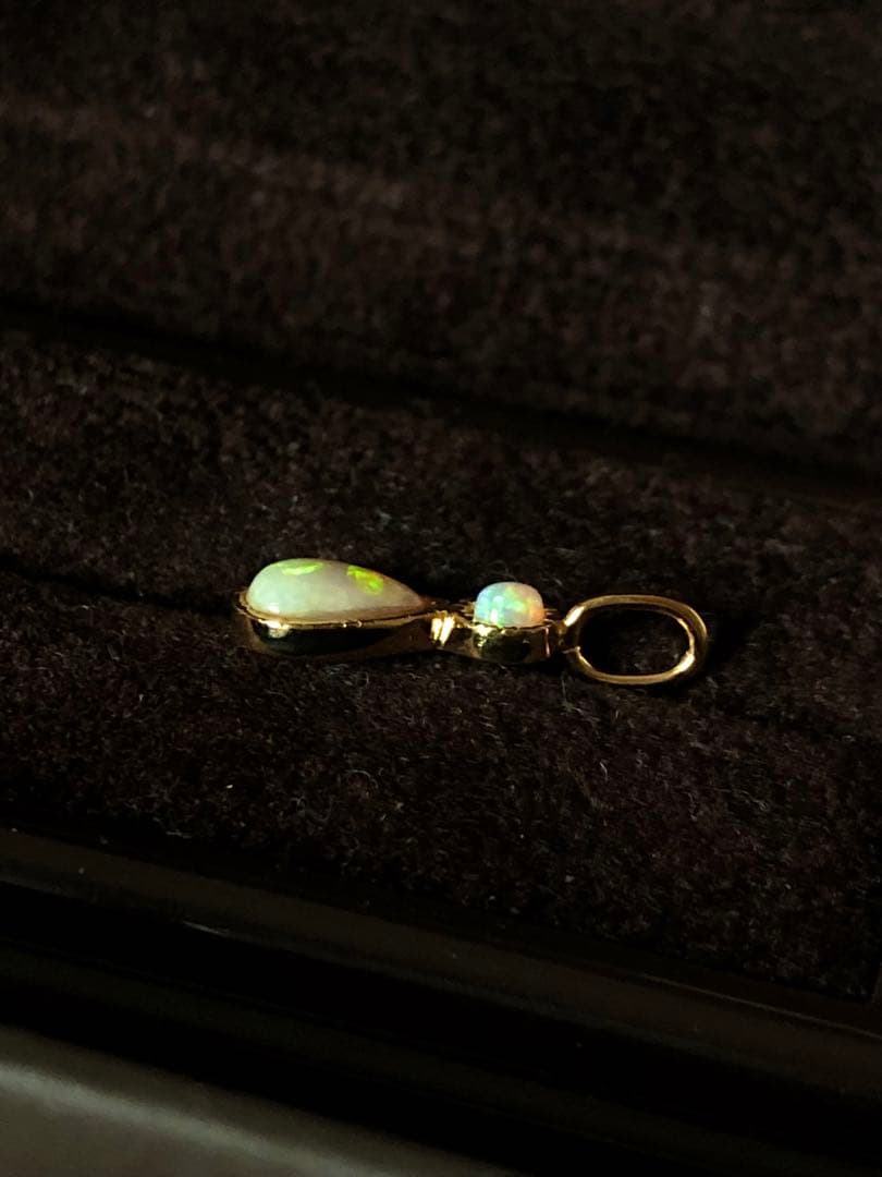オパール　ドロップネックレストップ